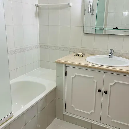 Cosy Flat In Central With Pool * Lagos